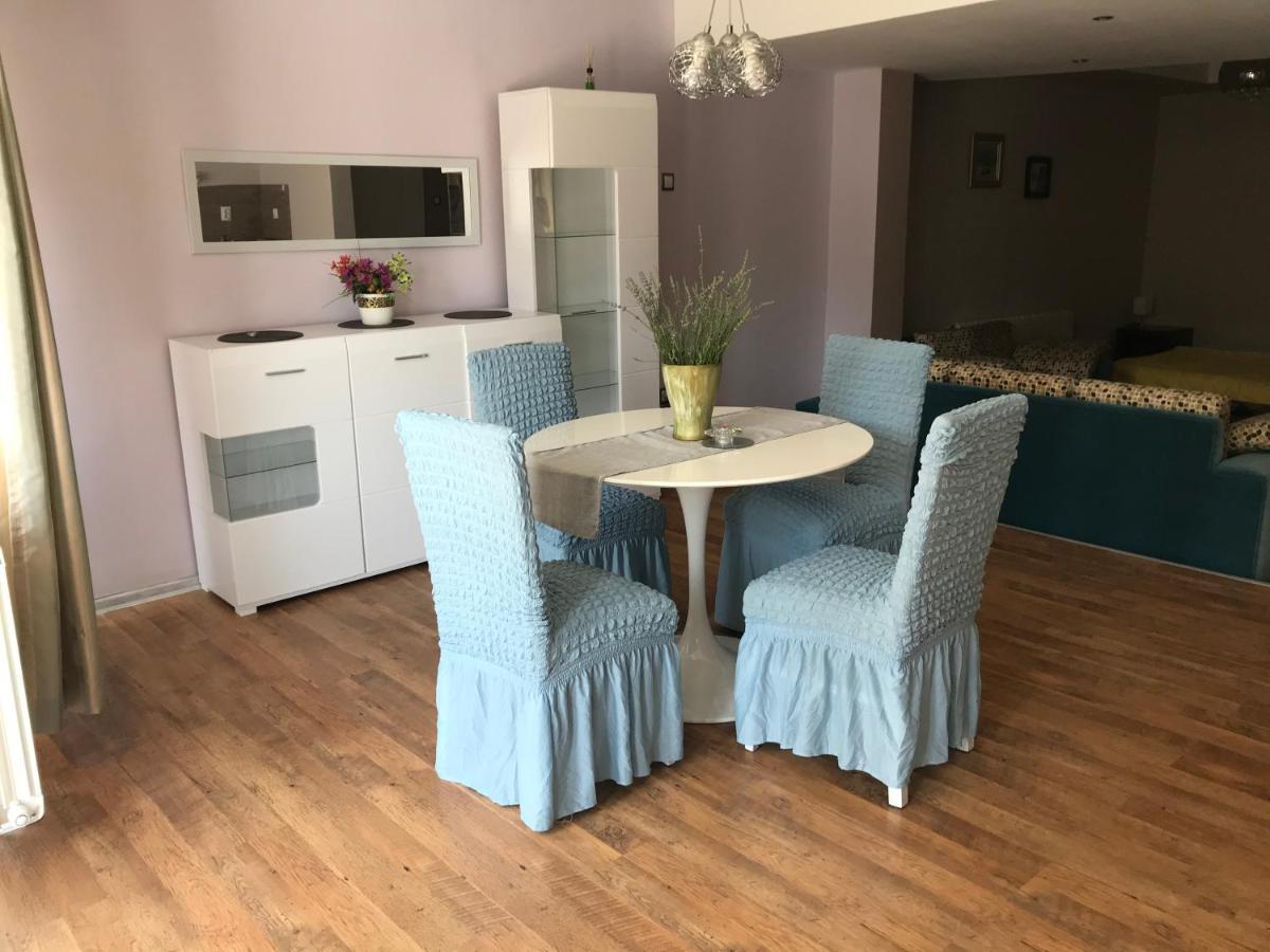 White Rose Guest Rooms Burgas Exteriör bild
