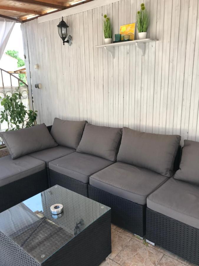 White Rose Guest Rooms Burgas Exteriör bild