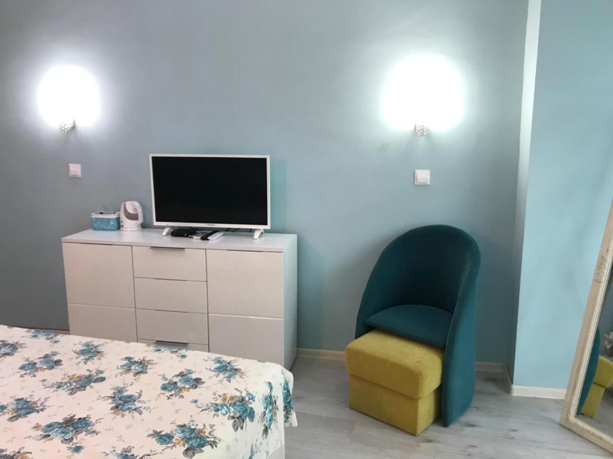 White Rose Guest Rooms Burgas Exteriör bild