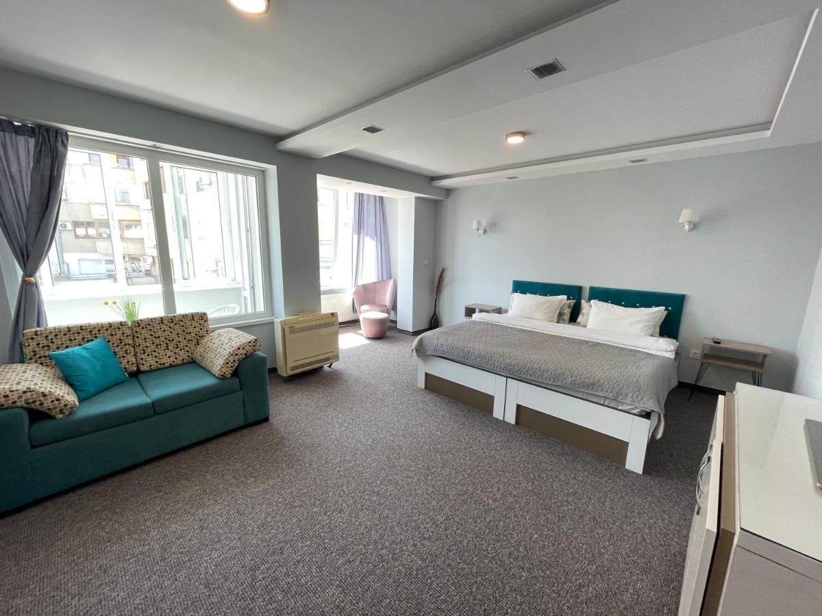 White Rose Guest Rooms Burgas Exteriör bild
