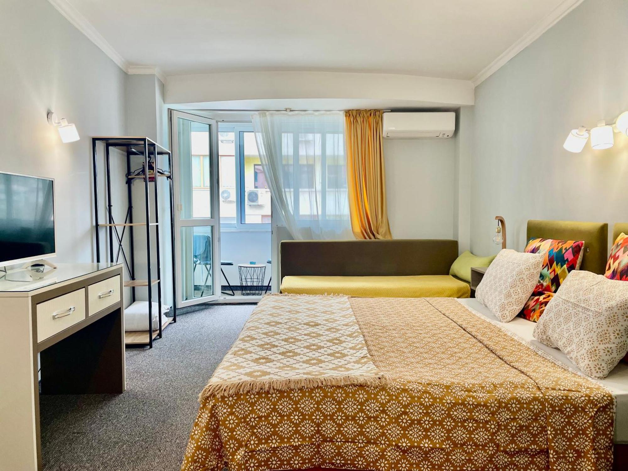 White Rose Guest Rooms Burgas Exteriör bild